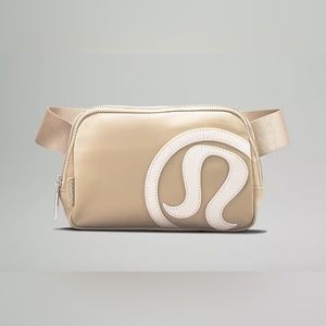 Lululemon Everywhere Belt Bag Logo